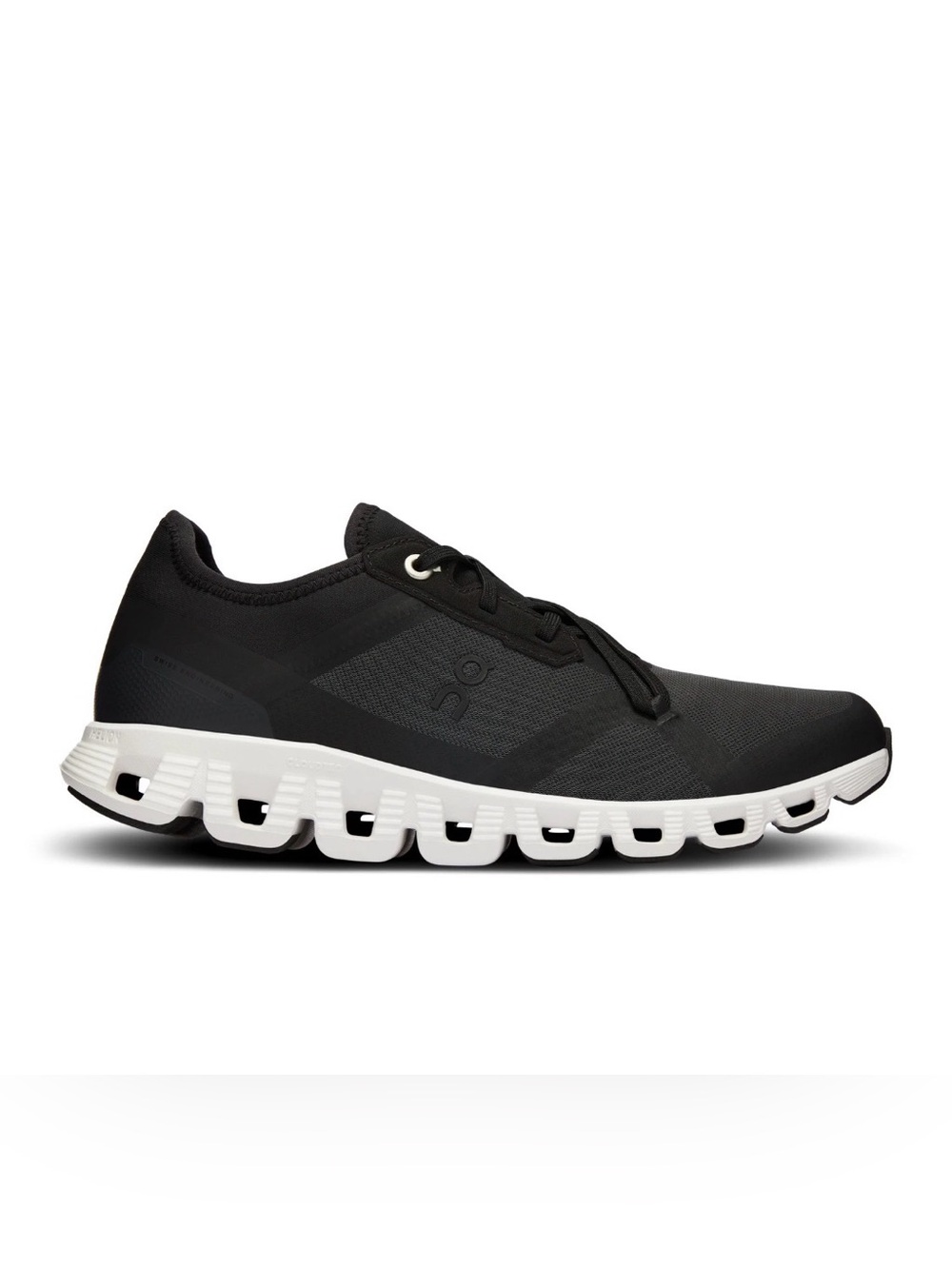 On Cloud shoes size 8.5 women black and white new never worn